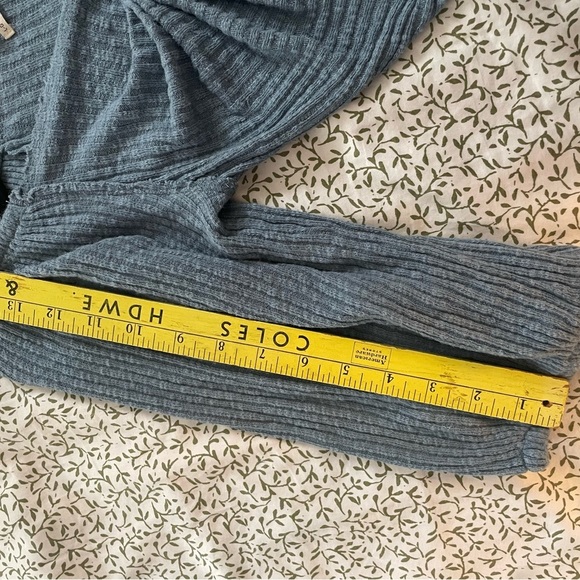 Urban Outfitters Womens Top Size L Blue Stretch Knit Deep V Neck Lena Twist Crop - Picture 8 of 9